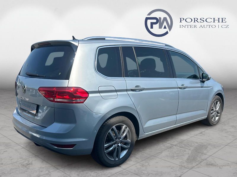 Volkswagen Touran 1.5TSi People DSG - fotka 2 z 25