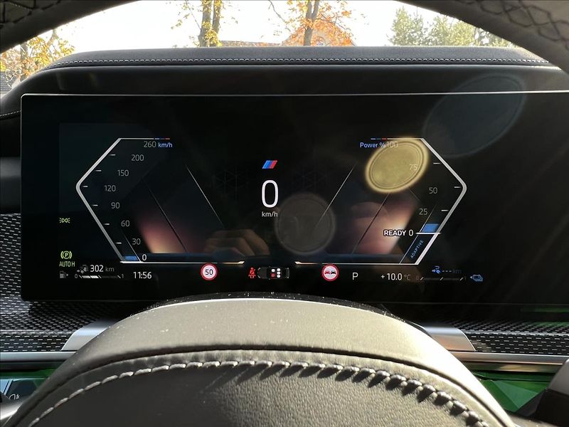BMW Řada 7 750e Msport Pro xDrive - fotka 16 z 43