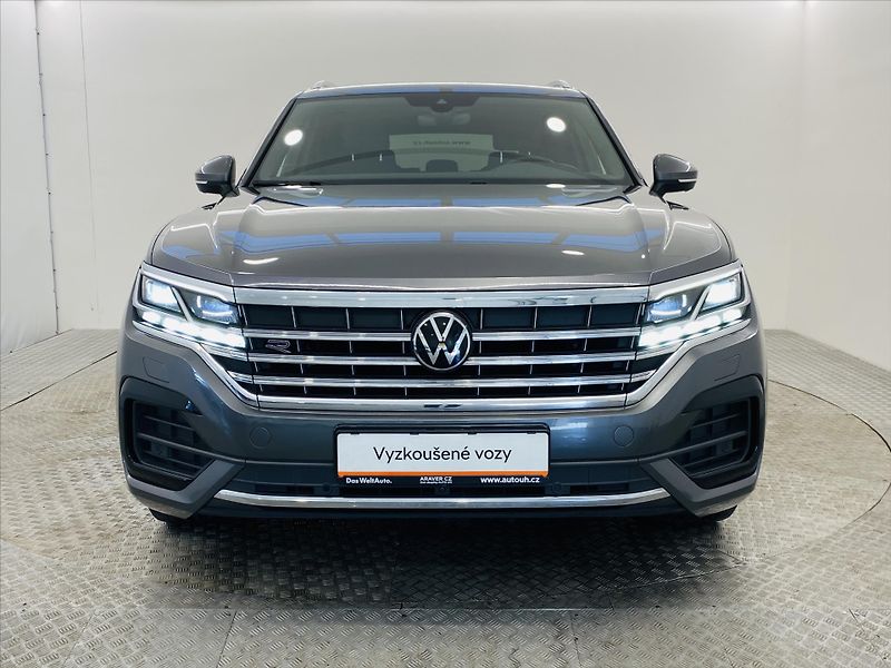 Volkswagen Touareg 3,0 TDI 210kW R-line 4Motion - fotka 4 z 29