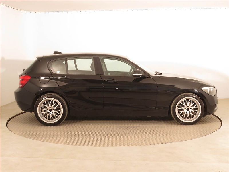 BMW Řada 1 (2012) 116d, Serv.kniha, Navi - fotka 6 z 16