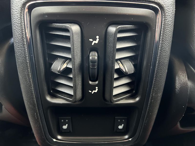 Jeep Grand Cherokee 3.0CRD AUTOMAT LIMITED TAŽNÉ - fotka 25 z 43