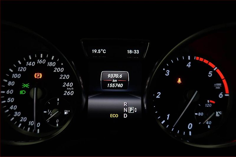 Mercedes-Benz GL (2015) 350 CDI - fotka 11 z 24