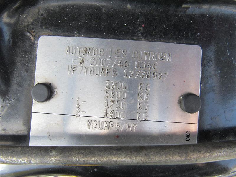 Citroën Jumper 2,2 HDI 110kW 6 míst - fotka 24 z 28