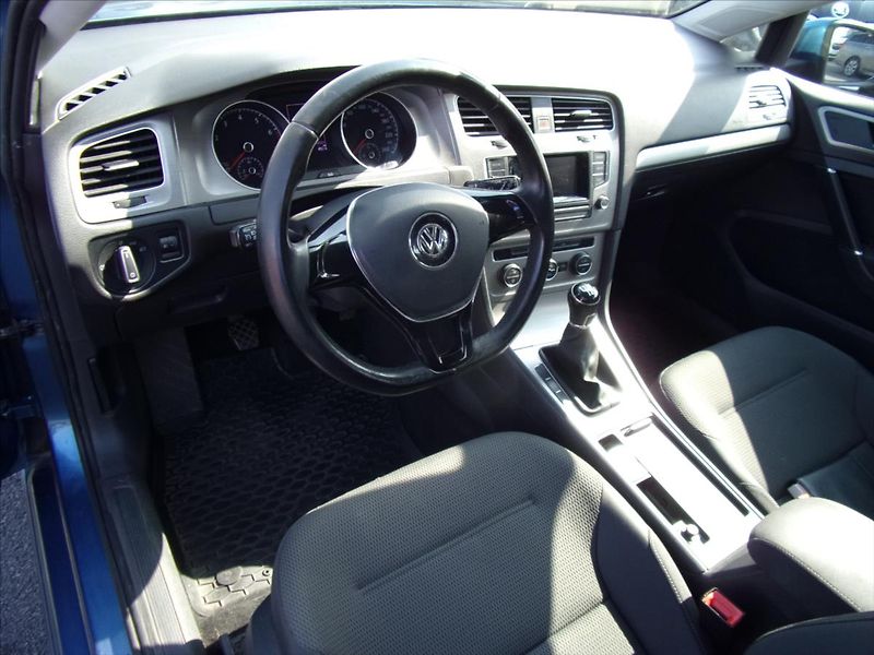 Volkswagen Golf 1,2 TSI  Variant  81kW ČR - fotka 18 z 26