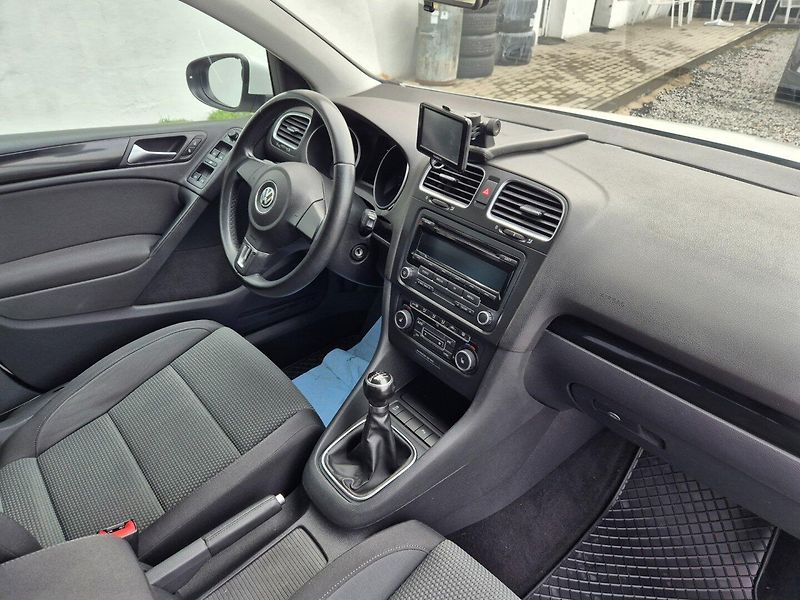 Volkswagen Golf (2012) 1.2 TSi - fotka 12 z 30