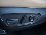 Toyota RAV4 (2019) 2.5 Hybrid - náhled 24