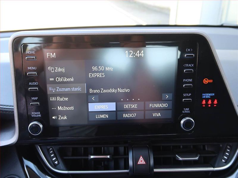 Toyota C-HR (2021) 1.8 Hybrid - fotka 12 z 18