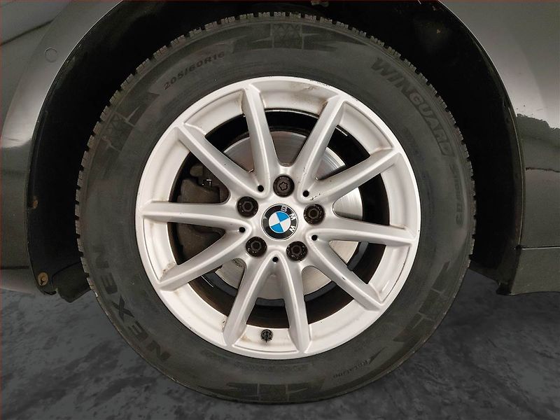 BMW Řada 2 (2017) 214d Gran Tourer, Serv.kniha - fotka 15 z 21