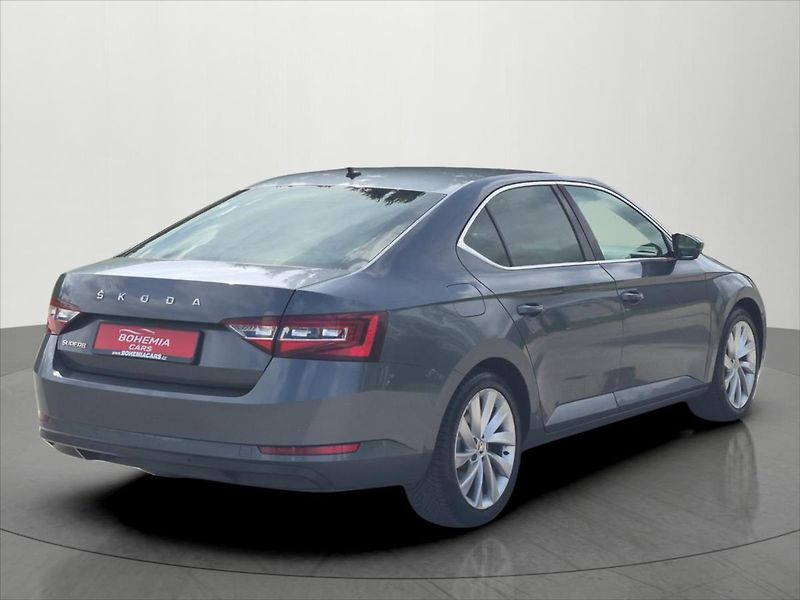 Škoda Superb 2,0 TDi 140 KW DSG STYLE ČR - fotka 7 z 25