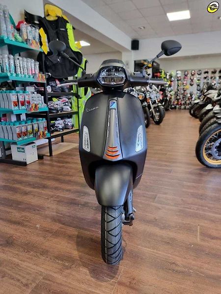 Vespa Sprint 125 iGET (2026) Sprint 125 S E5+ - fotka 9 z 18