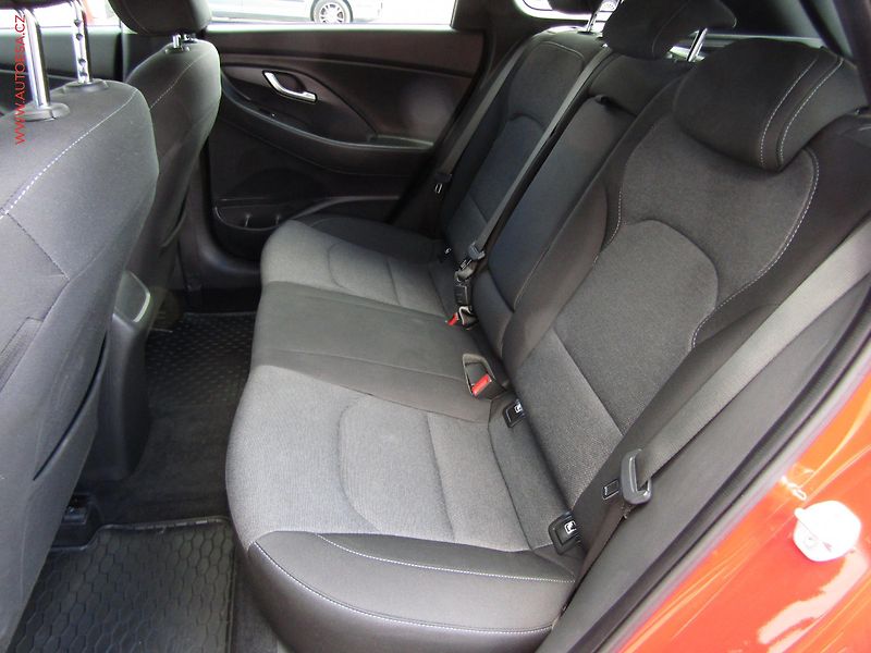 Hyundai i30 (2023) 1.0 T-GDi, ČR, servis.kniha - fotka 10 z 21