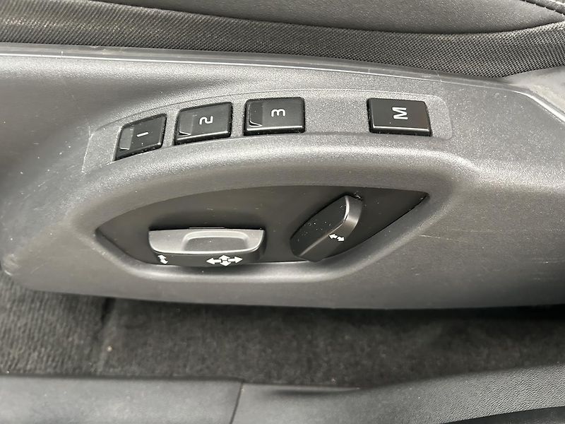 Volvo XC60 2.4 D4 4x4 Momentum - fotka 24 z 25