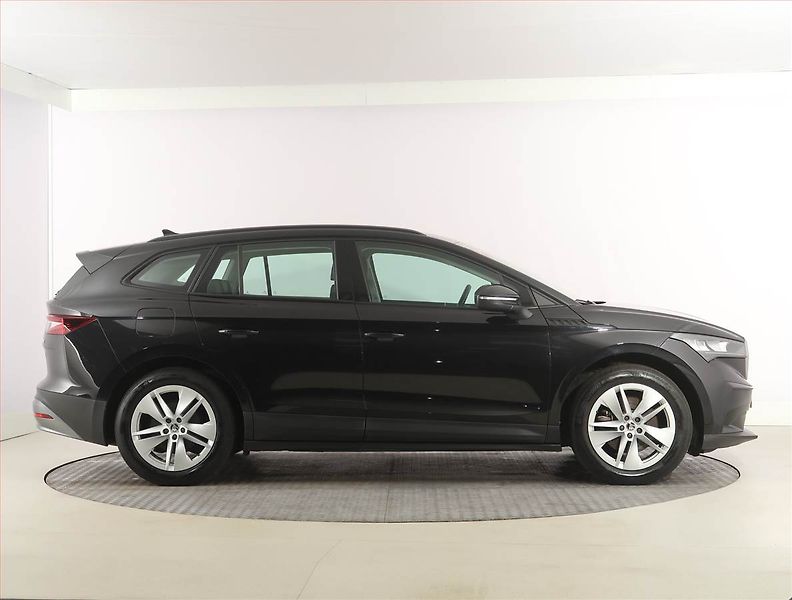 Škoda Enyaq (2022) 60 (62 kWh), SoH 92% - fotka 6 z 25