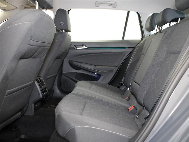 Volkswagen Golf 1,0 TSi DSG Variant 132tkm.ČR - fotka 7 z 22
