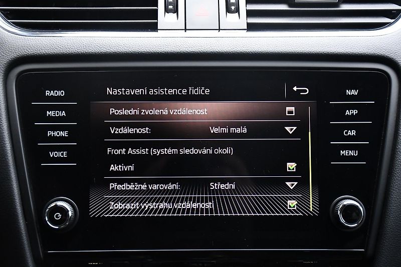Škoda Octavia 1.6TDi STYLE ACC ČR - fotka 30 z 37