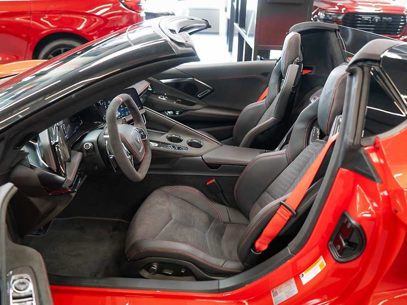 Chevrolet Corvette (2026) 6.2 Cabrio 3LT Z51 Facelift - fotka 14 z 41