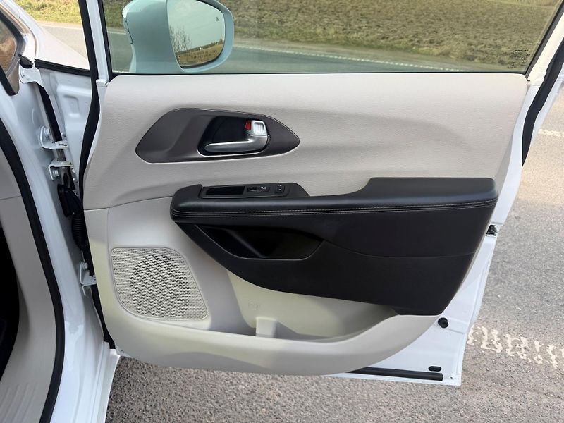 Chrysler Pacifica (2018) 3,6 RU Panorama Limited 2018 - fotka 11 z 20