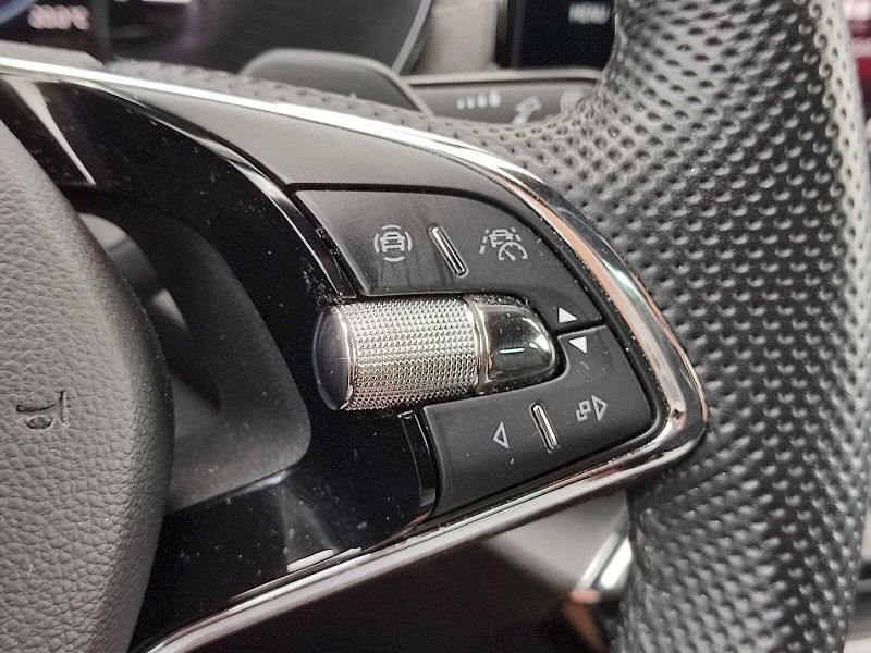 Škoda Octavia (2023) combi SportLine 2,0 tdi 110 Kw - fotka 31 z 38