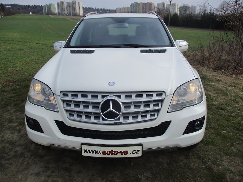 Mercedes-Benz Třídy M ML 350CDi SPORT 4M*NAVI*ALU 20 - fotka 3 z 50