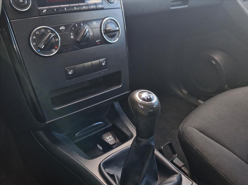 Mercedes-Benz Třídy A 1,7 i 85kW AC VÝHŘEV NOVÁ STK - fotka 22 z 27
