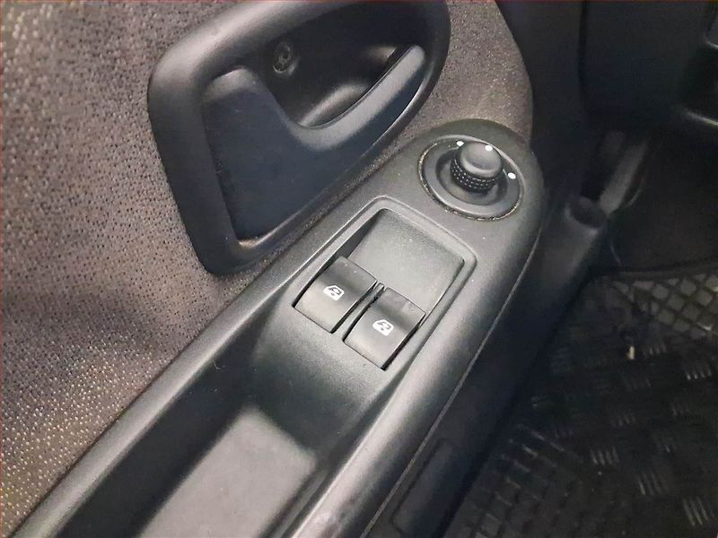 Renault Clio (2004) 1.5 dCi , po STK, Klima - fotka 15 z 16