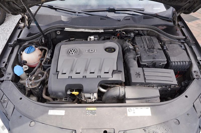 Volkswagen Passat (2014) 2.0 TDi 103kW Highline / ČR  - fotka 8 z 33