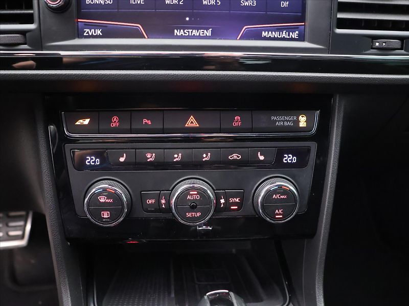 Seat Leon 2.0 221kW Cupra DSG 4Drive - fotka 21 z 31