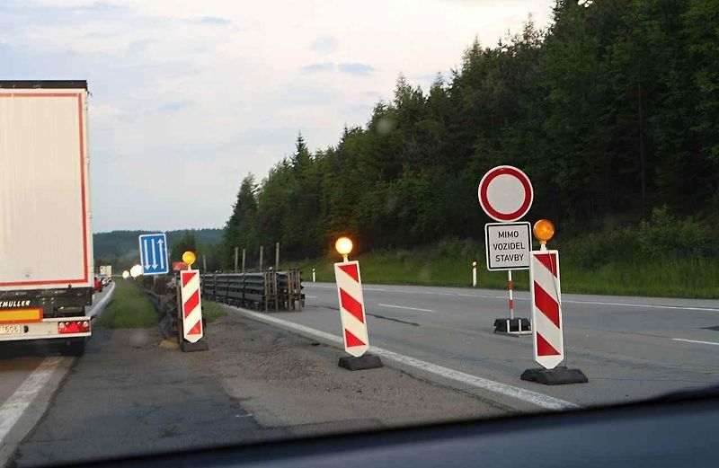Bourání nadjezdu na D1