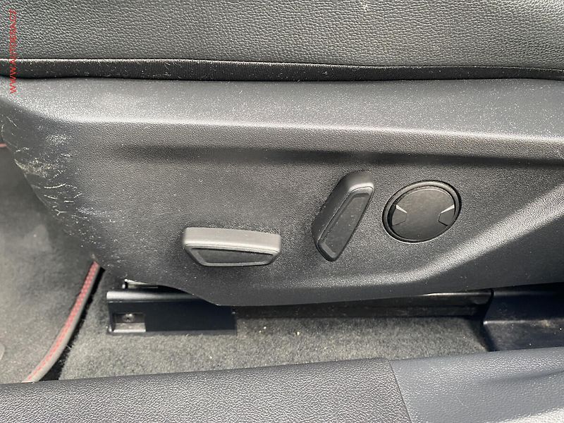 Ford Focus (2019) 1.0 EB, ST-Line, LED, navi - fotka 14 z 19