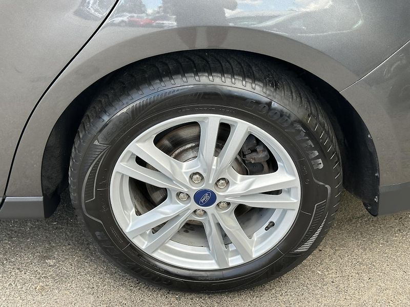 Ford Galaxy (2020) 1.5/121kW TITANIUM  *7.Míst* - fotka 46 z 48
