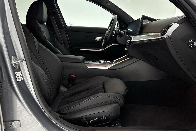 BMW Řada 3 řady 3 | 320d xDrive - fotka 15 z 23