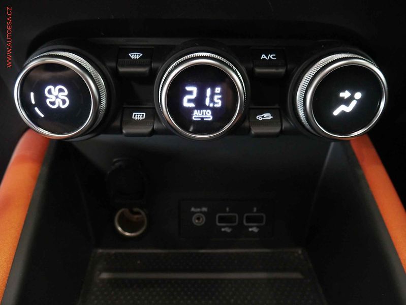 Renault Captur (2020) 1.5 dCi, 1.maj,ČR, AT, navi - fotka 17 z 23