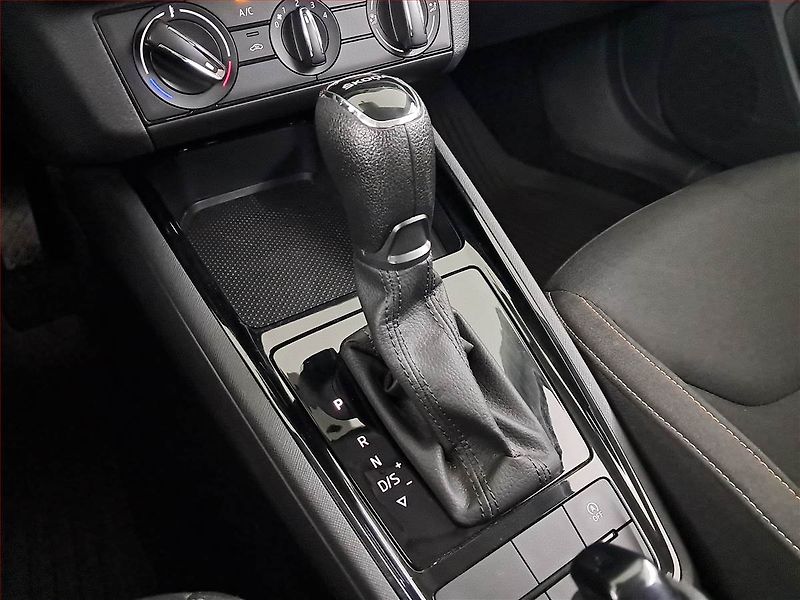 Škoda Kamiq (2019) Ambition Plus 1.0 TSI - fotka 13 z 16