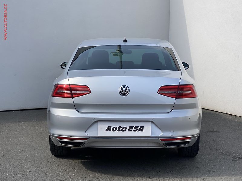 Volkswagen Passat (2019) 2.0 TDi, Highline, DSG, +ALU - fotka 5 z 20