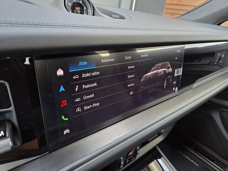 Porsche Cayenne Coupe 260kW Black Edition - fotka 25 z 48