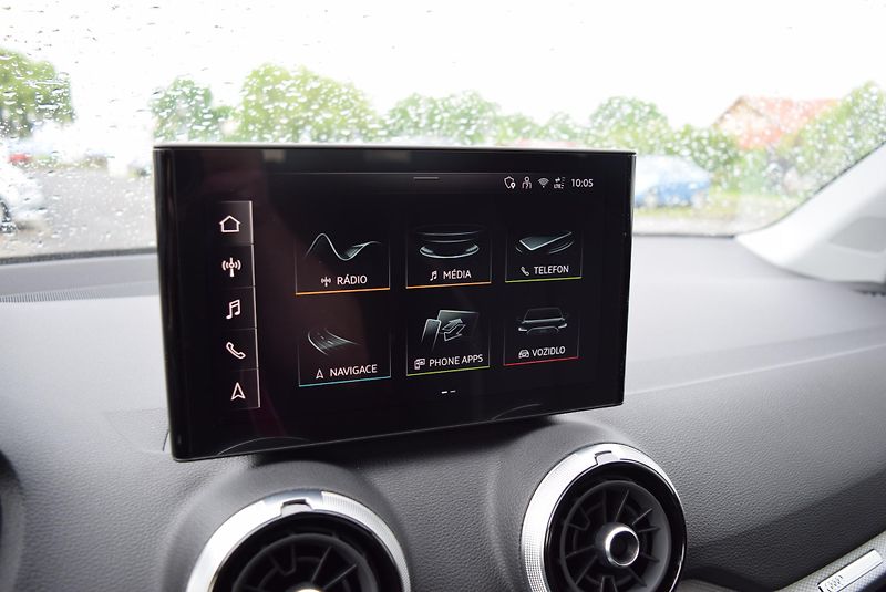 Audi Q2 (2025) 1.5TSI 110kw 35TFSI S-LINE NAV - fotka 28 z 46