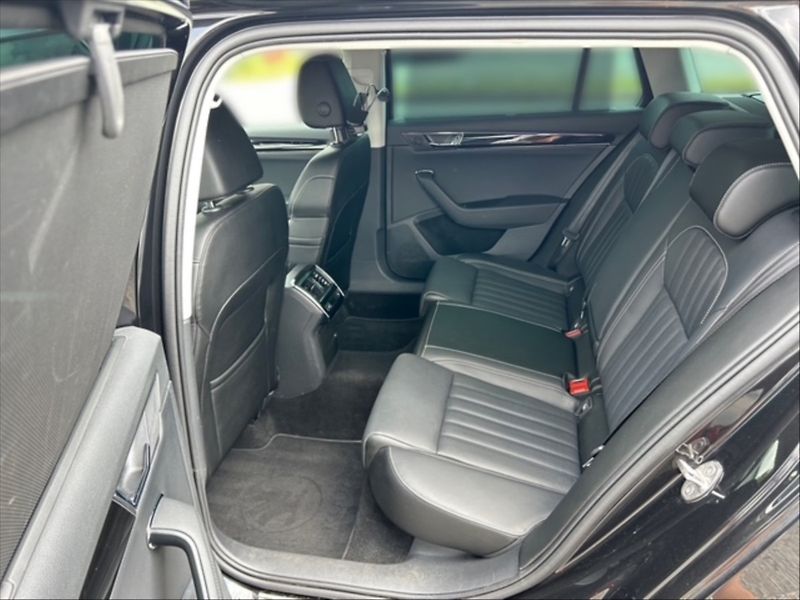 Škoda Superb 2,0 TDI 110 L&K DSG - fotka 8 z 11