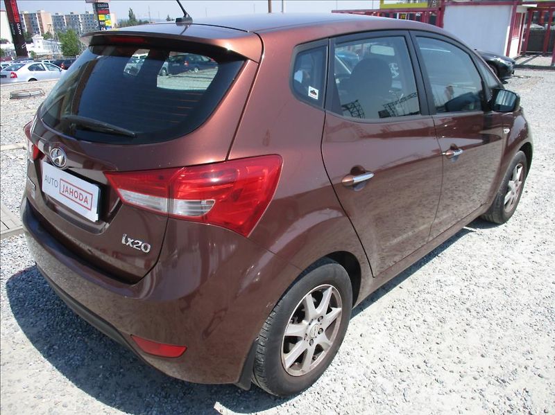 Hyundai ix20 1,6 CVVT, digiklima,servis,CZ, - fotka 5 z 39