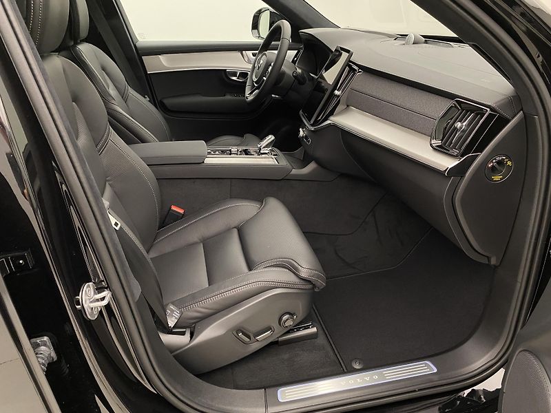 Volvo XC90 (2026) B5 AWD AUT BLACK EDITION ULTRA - fotka 25 z 73