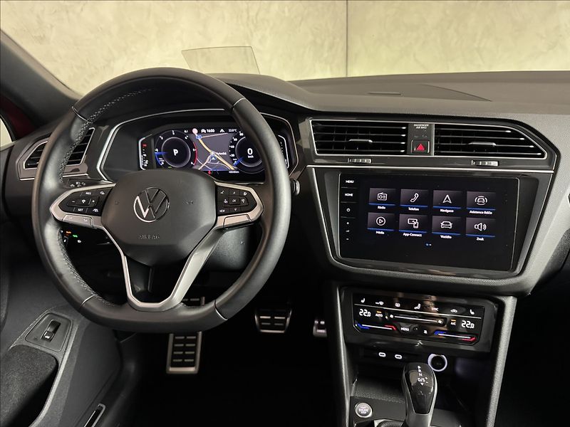 Volkswagen Tiguan 2,0 TDi  DSG Active LED Assist - fotka 18 z 49