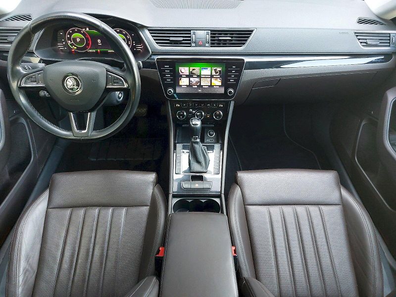 Škoda Superb (2019) Combi L&K DSG 4x4 2,0TDi 140kW - fotka 5 z 35