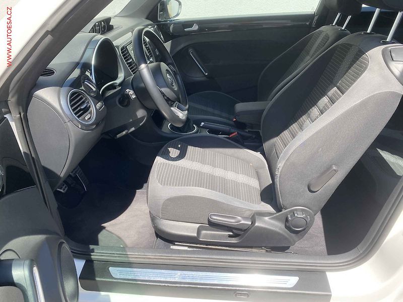 Volkswagen Beetle (2013) 1.4TSi, 1.maj,ČR, Bixenon - fotka 9 z 17