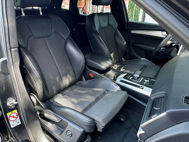 Audi Q5 2,0 TFSi 270kW-VIRTUAL-S Line - fotka 13 z 48