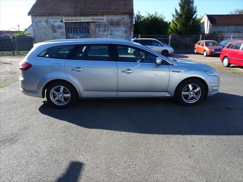 Ford Mondeo 2,0 TDI 103 kW - fotka 3 z 28