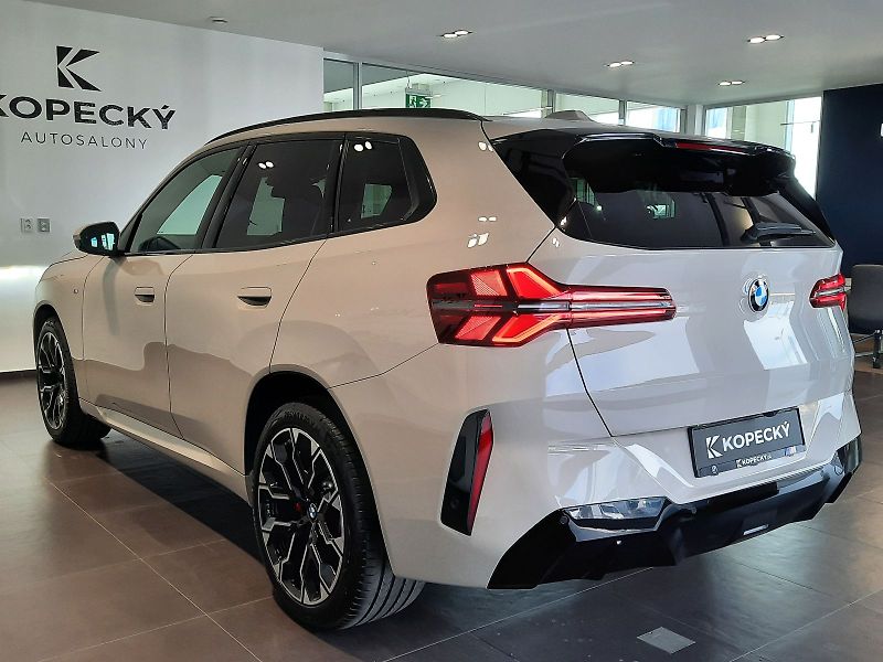 BMW X3 (2026) xDrive 20d M Sport - fotka 8 z 16