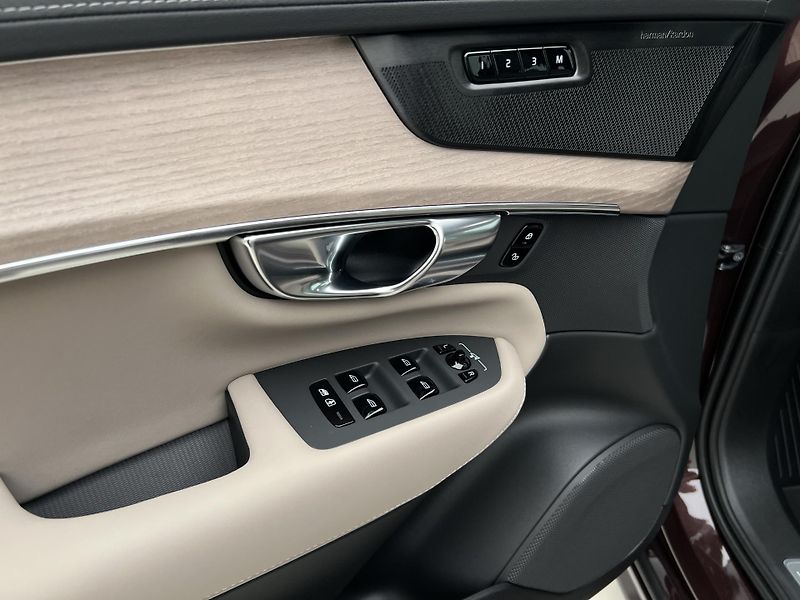 Volvo XC90 (2026) T8 AWD PLUS BRIGHT - fotka 22 z 47