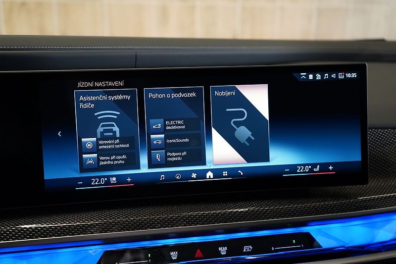 BMW Řada 7 750e xDrive,Televize,EL. dveře - fotka 32 z 50