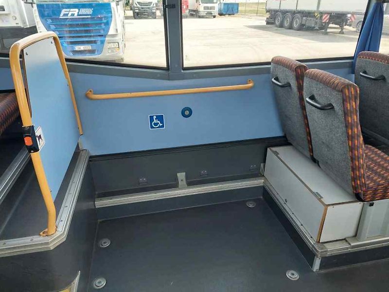 Irisbus SFR 162 nízkopodlažní - fotka 21 z 53