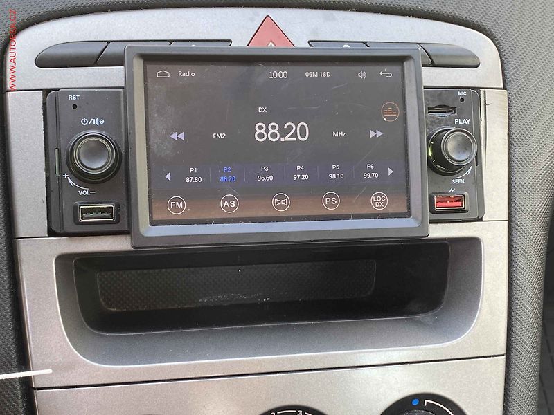 Peugeot 308 (2013) 1.4i 16V, ČR, Access - fotka 15 z 18