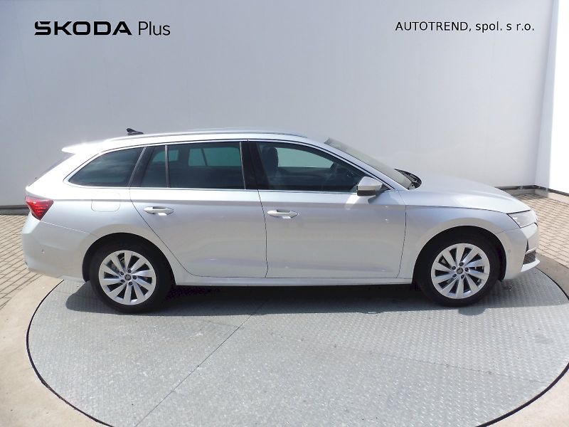 Škoda Octavia (2025) Combi Top Selection 2,0 TDI 11 - fotka 28 z 29